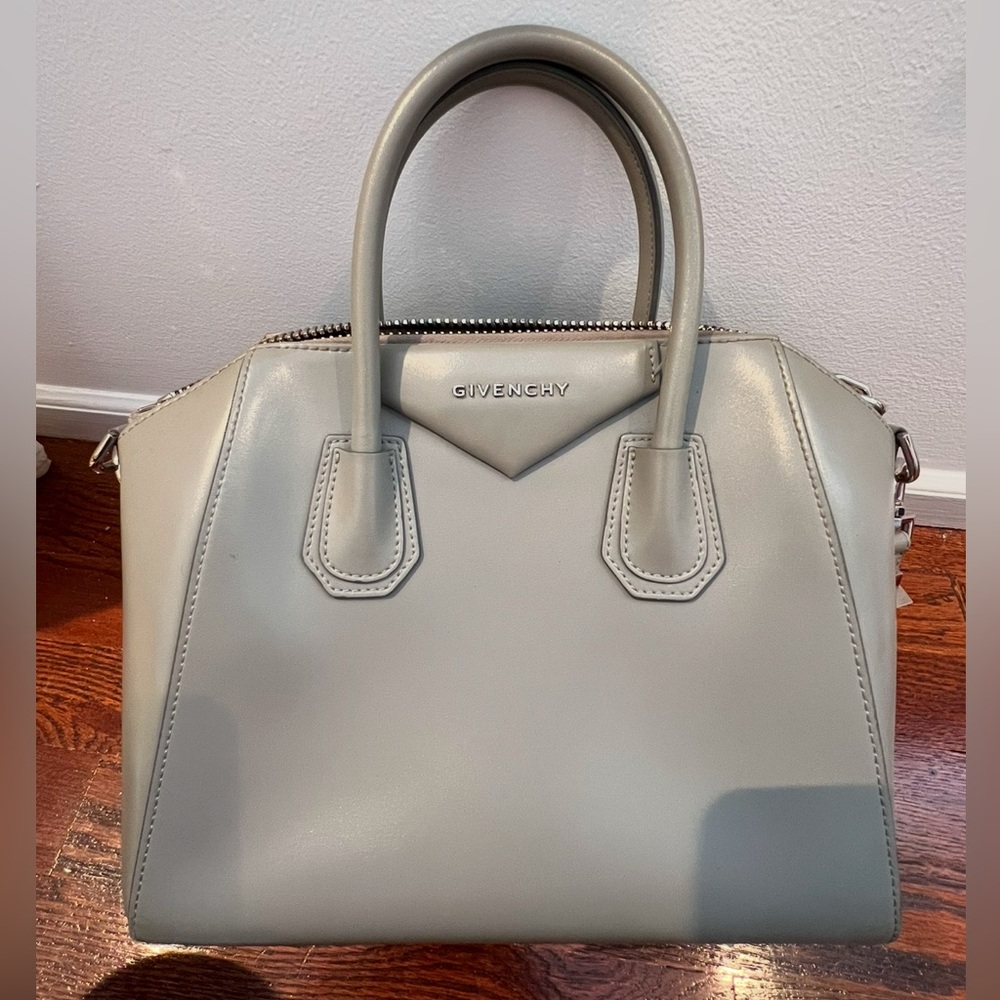 Authentic *** Givenchy Antigona Bag in Grey - Picture 2 of 9